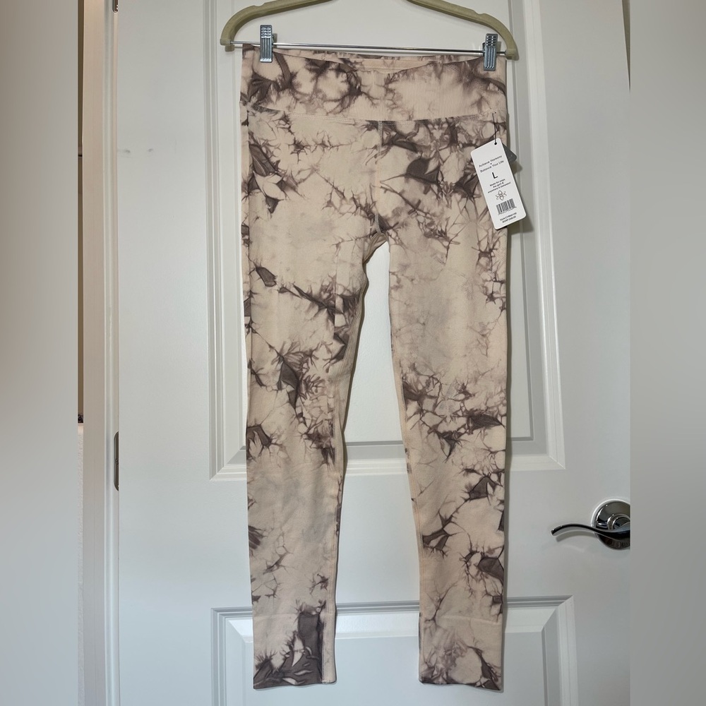 Tie-Dye Leggings in Cream and Brown